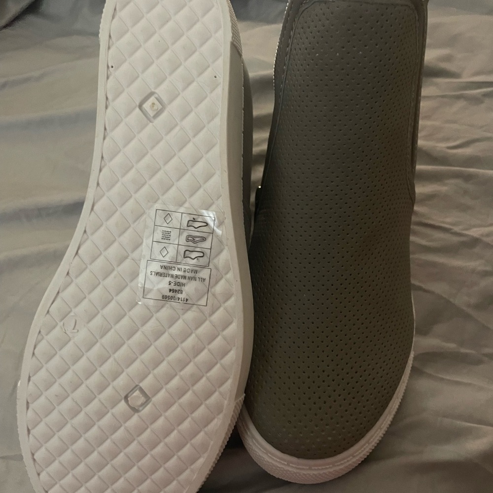 Platform sneakers new.